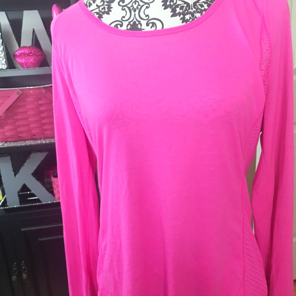UNDER ARMOUR PERFORMANCE TOP HOT PINK